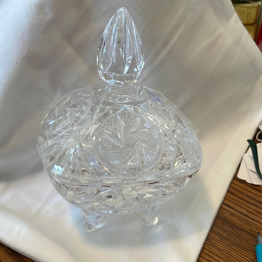 Crystal dish w/ lid